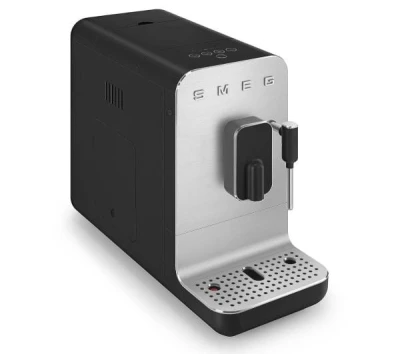 Ekspres do kawy 19 bar spieniacz thermoblock Smeg BCC02BLMEU