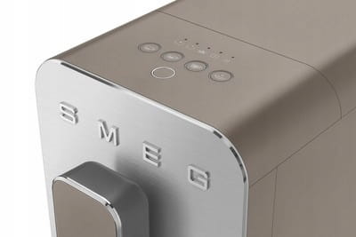 Ekspres do kawy 19 bar spieniacz thermoblock Smeg BCC02TPMEU