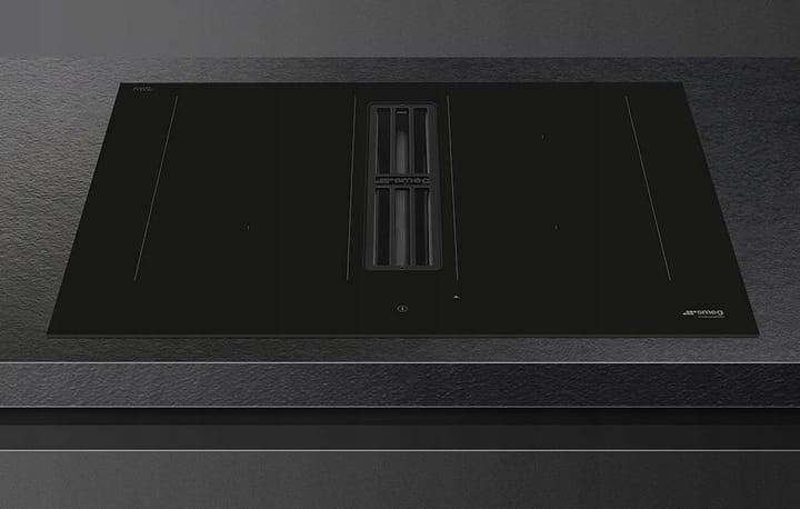 Płyta indukcyjna z okapem kuchennym - 70cm czarne szkło Smeg HOBD472D