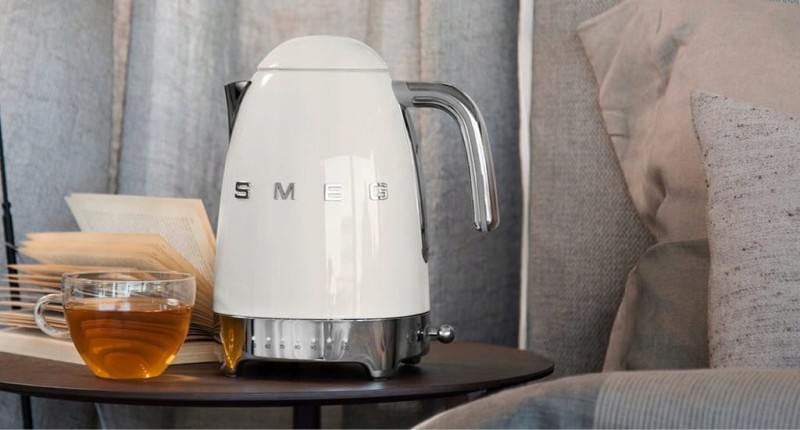 Czajnik Elektryczny Smeg Klf04Creu 2400 w Ecru 1,7 l Duży  z Regulacją Temp
