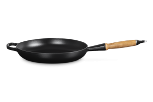 Le Creuset Patelnia Żeliwna Signature 28cm z Drewnianym Uchwytem, Czarna 20258280000422