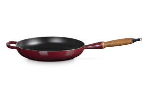 Le Creuset Patelnie Żeliwna Signature 28cm Garnet z Drewnianym Uchwytem 20258289490422