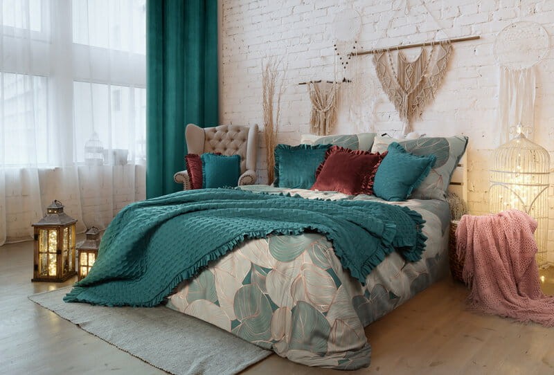 POSZEWKA Z FALBANKAMI WELUR VELVET 45X45 CZERWONA