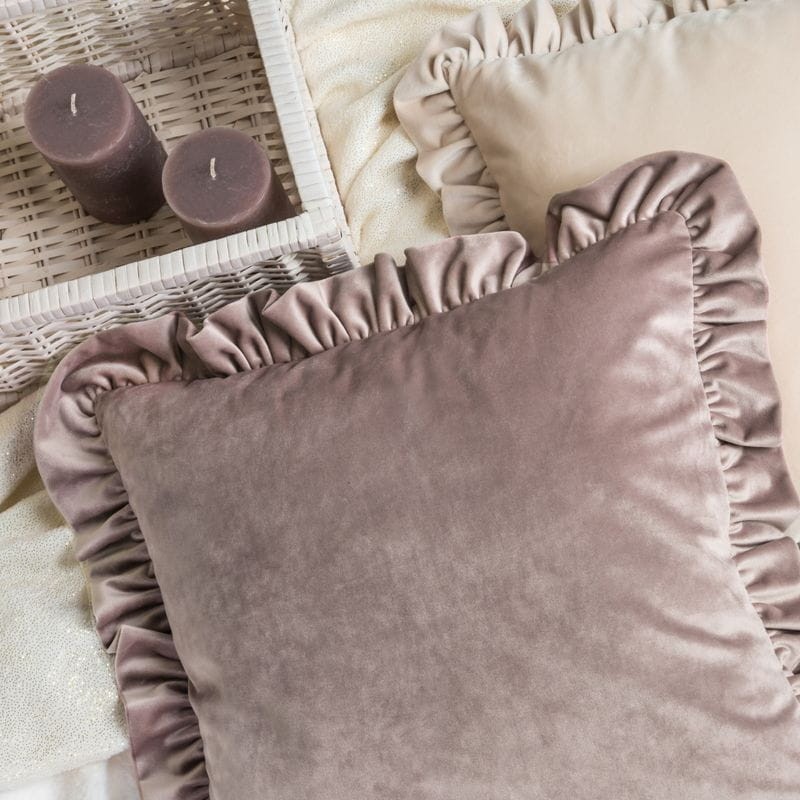 POSZEWKA Z FALBANKAMI WELUR VELVET 45X45 NIEBIESKA