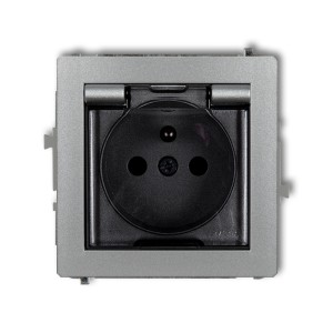 Mechanizm gniazda bryzgoszczelnego z uziemieniem 2P+Z (klapka dymna, przesłony torów prądowych) Karlik DECO srebrny metalik 7DGPB-1zdp
