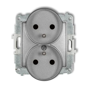 Mechanizm gniazda podwójnego do ramki z uziemieniem 2x(2P+Z) (przesłony torów prądowych) Karlik MINI srebrny metalik 7MGPR-2zp