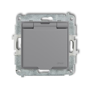 Mechanizm gniazda bryzgoszczelnego z uziemieniem 2P+Z (klapka szary mat, przesłony torów prądowych) Karlik MINI szary mat 27MGPB-1zp