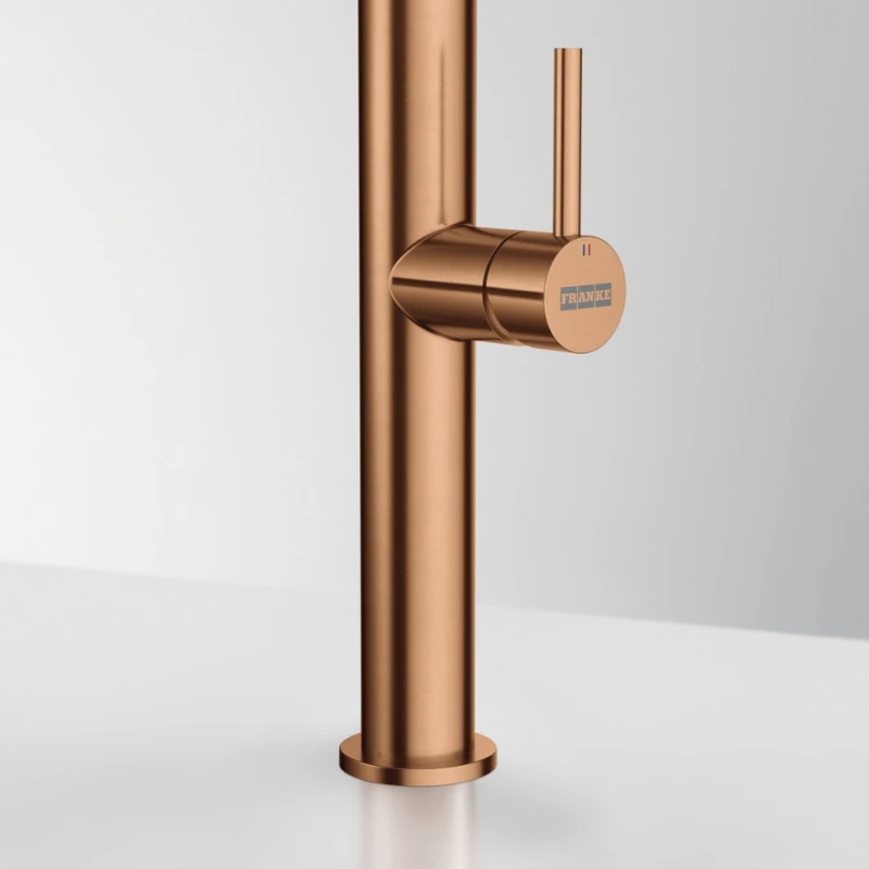 bateria-franke-pescara-j-pull-out-spray-miedziana-1.jpg