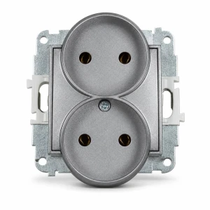 Mechanizm gniazda podwójnego do ramki bez uziemienia 2x2P (bez przesłon torów prądowych) Karlik MINI srebrny metalik 7MGPR-2