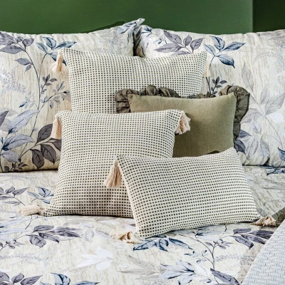BOHO POSZEWKA BEŻOWA CHWOSTY 60X60 POMPONY