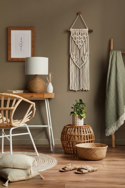 BOHO POSZEWKA BEŻOWA CHWOSTY 60X60 POMPONY