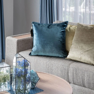 POSZEWKA WELUR VELVET Z WISIOREM 45X45 ZIELONA