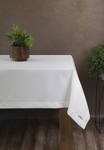 OBRUS ZDOBIONY SREBRNĄ NICIĄ 140X220 CM BIAŁY