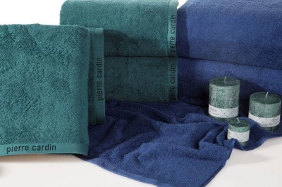 RĘCZNIK PIERRE CARDIN EVI 50X90 CM SREBRNY