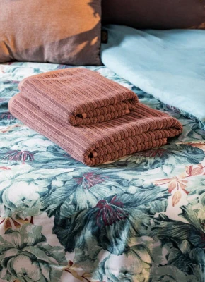 Ręcznik 50x90 liliowy BAWEŁNA frotte z bordiurą