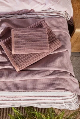 Ręcznik 50x90 liliowy BAWEŁNA frotte z bordiurą