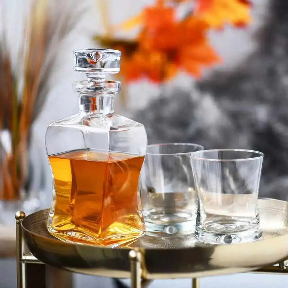 Szklanki i karafka do whisky