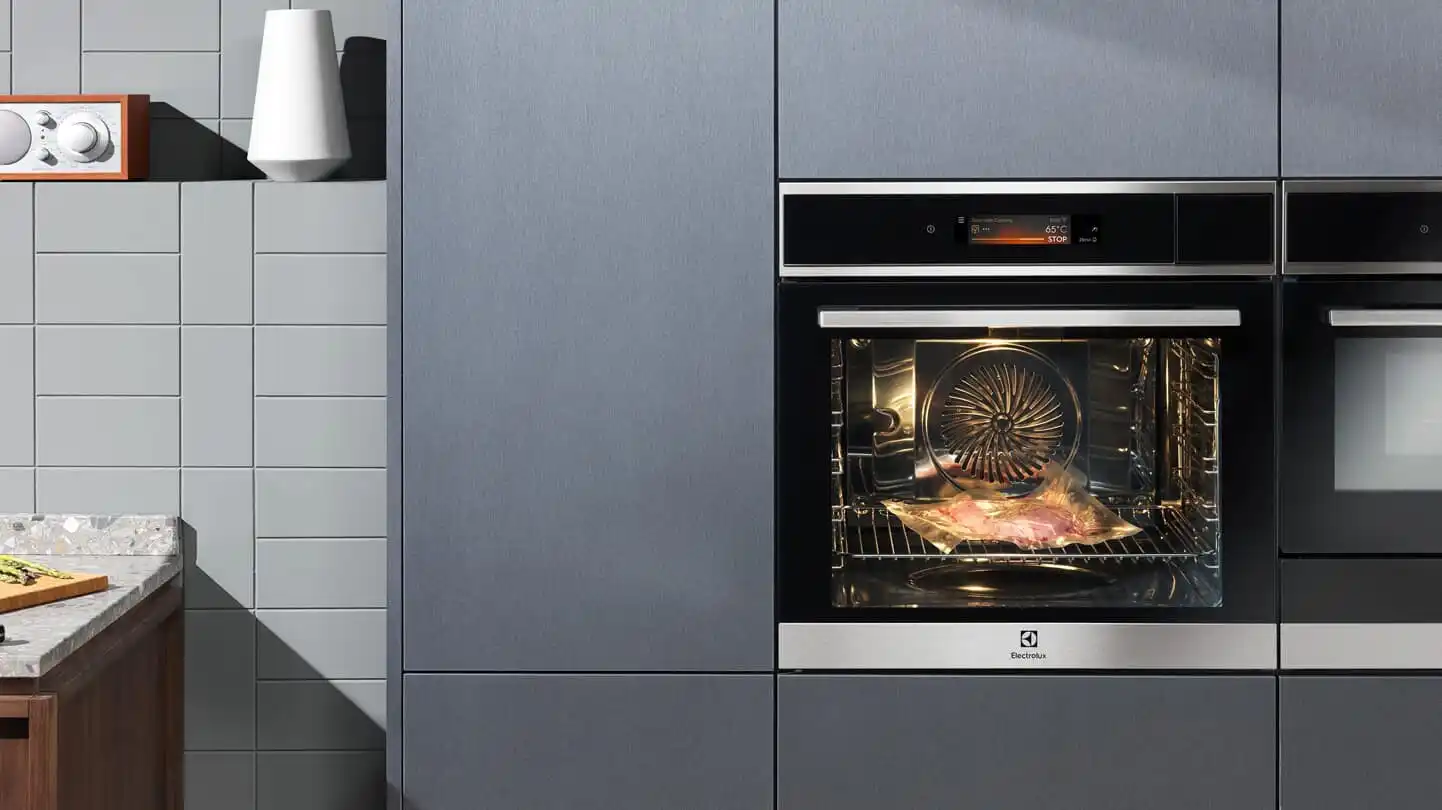 Jak wybrać piekarnik do zabudowy Electrolux? Sprawdź serię parową 800 i inne modele
